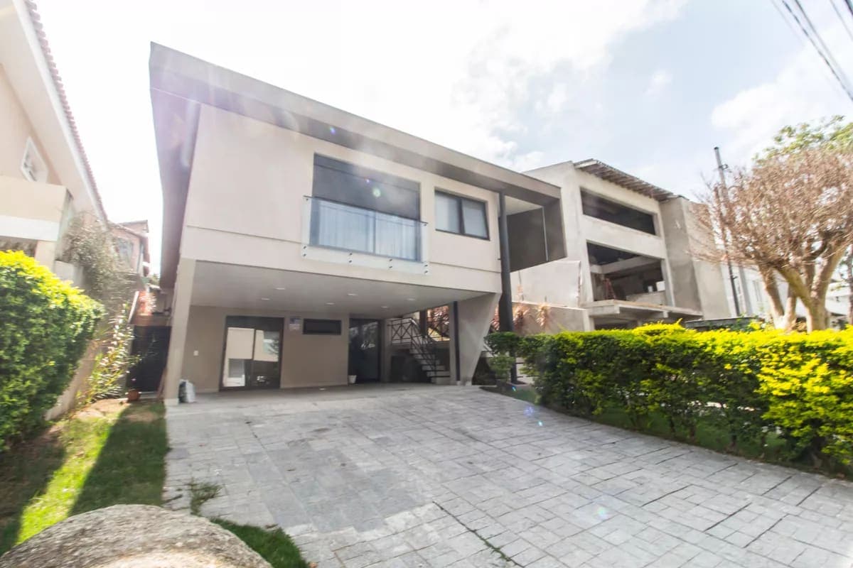 Casa em Condomínio para Venda, Santana de Parnaíba / SP, bairro Alphaville, 4 dormitórios, sendo 4 suítes, 5 banheiros, 4 vagas de garagem, área construída 300,00 m² - foto 1